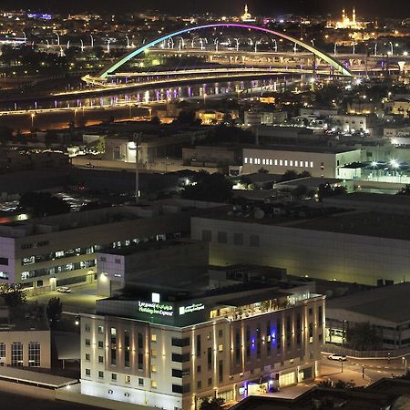 Holiday Inn Express Dubai Safa Park, An Ihg Hotel Bagian luar foto